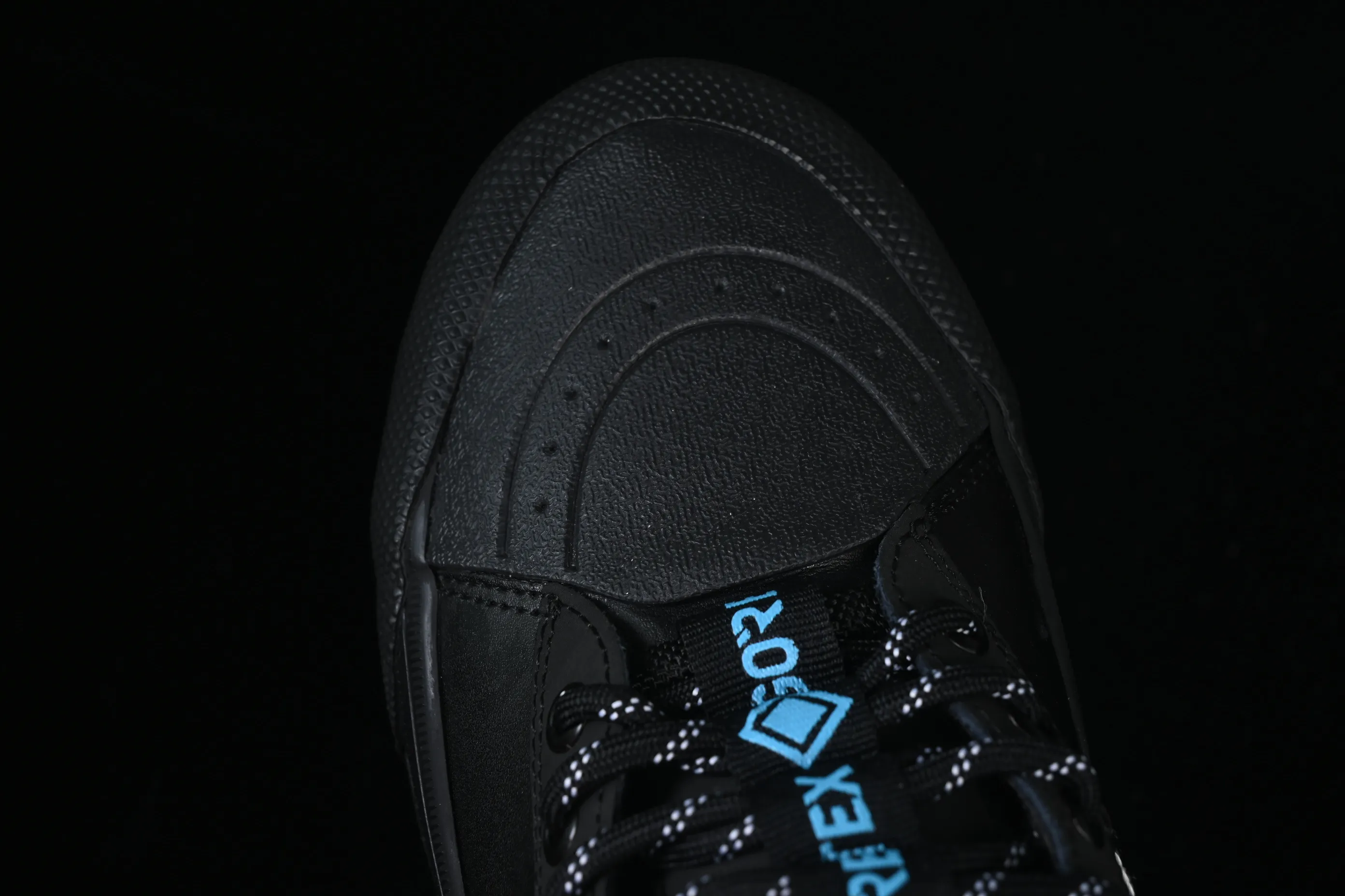 All categories Vans Vans series Vans Hi Vans high-top Vans Sk8-Hi Gore Te Outdoor adventure series round-toe lace-up high-top outdoor functional casual shoes VN0A5I11A0D